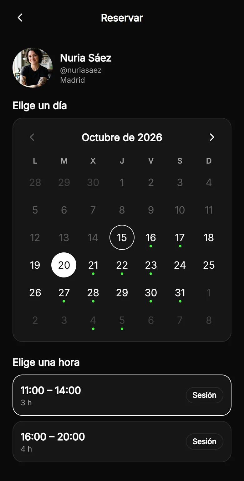 Pedir cita en TatuARTE: calendario con los días que tienen huecos y las horas libres del tatuador para elegir
